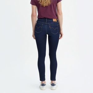 L e v i’ s • 710 Skinny jeans